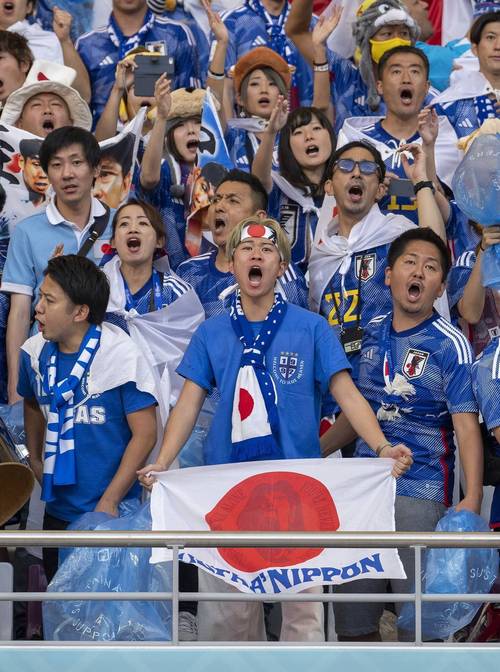 世界杯日本球迷为何总在赛后捡垃圾?
