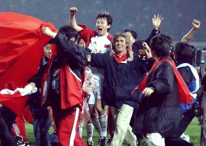 2002年韩日世界杯有哪些经典比赛和争议事件？