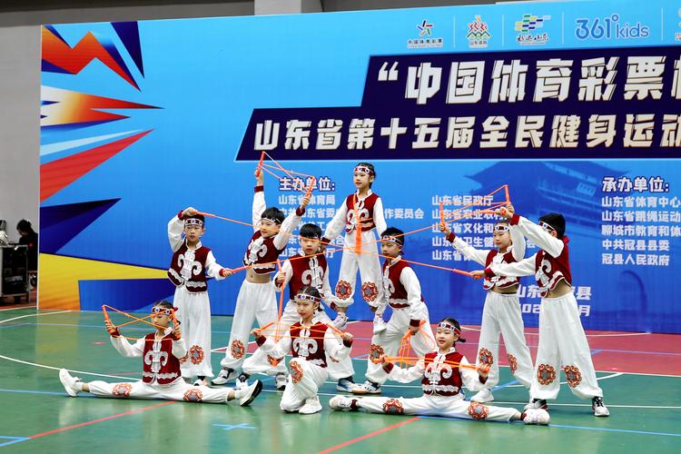 中国小学生如何在跳绳世界杯上创造纪录?